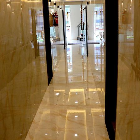 Hotel Comfy Inn Bombaim Exterior foto
