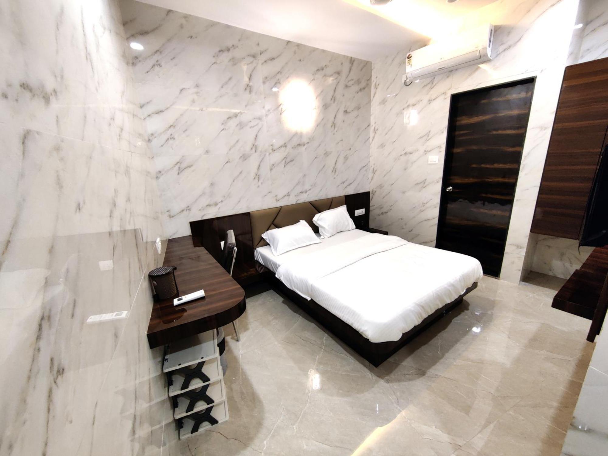 Hotel Comfy Inn Bombaim Exterior foto