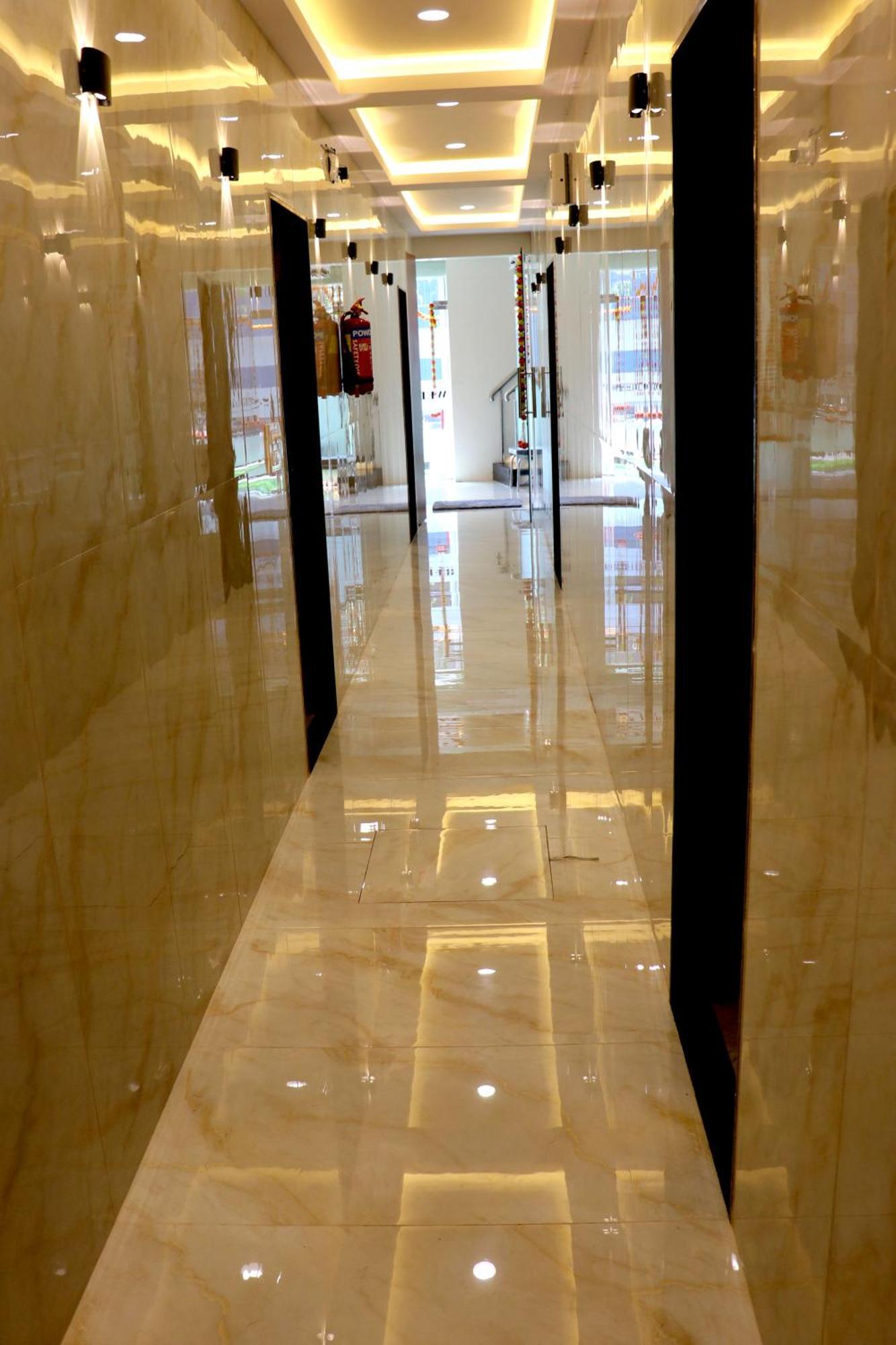 Hotel Comfy Inn Bombaim Exterior foto